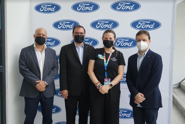 Ford contina fomentando el desarrollo sostenible de Panam a travs de su auspicio al Innova-Nation Summer Steam Camp