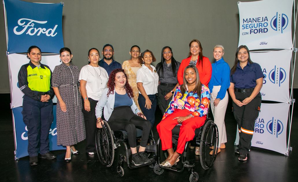 Ford y la Fundaci�n Educaci�n Vial fomentan la conducci�n responsable entre j�venes con The Road Show Panam� 2025