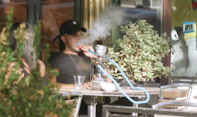 Conoce porque fumar hookah no es bueno para la salud