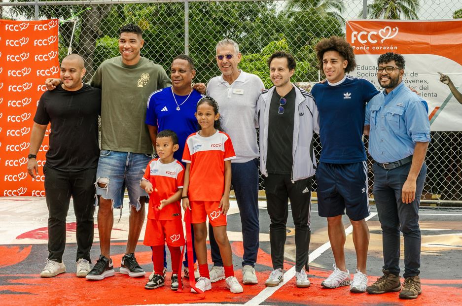 adidas y F�tbol con Coraz�n inauguran la renovada Cancha Carrasquilla