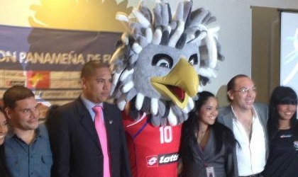 Fepafut nos presenta a Garra, la nueva mascota oficial