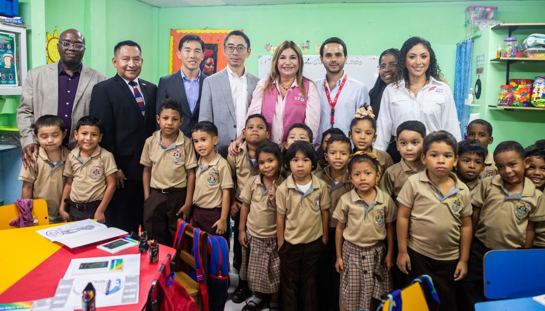 Grupo Rey apuesta por el desarrollo de ni�as, ni�os y docentes de Panam�