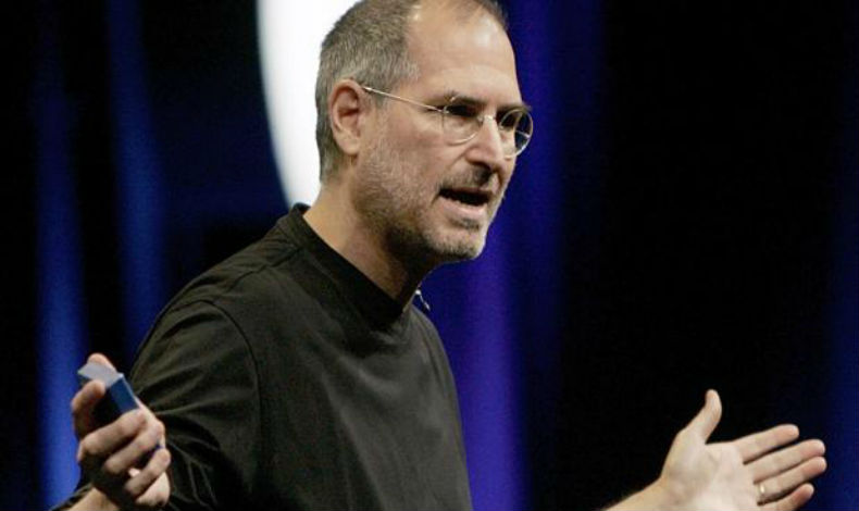 Hija de Steve Jobs se descarga contra l 