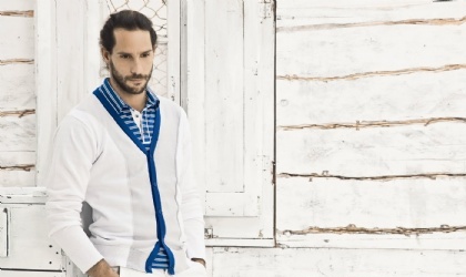 Hombres: la moda es vestirse de blanco esta temporada.