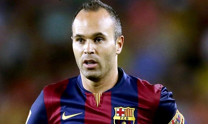 Iniesta le llama la atencin al F.C. Barcelona