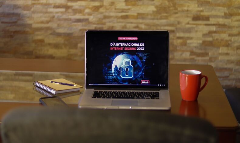 Da Internacional de Internet Segura:  recomendaciones para el uso del espacio cibernauta
