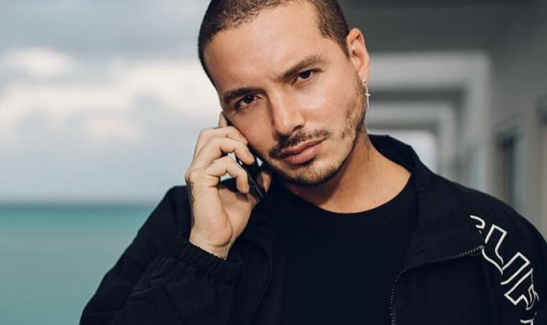 J Balvin da un paso en la moda mundial