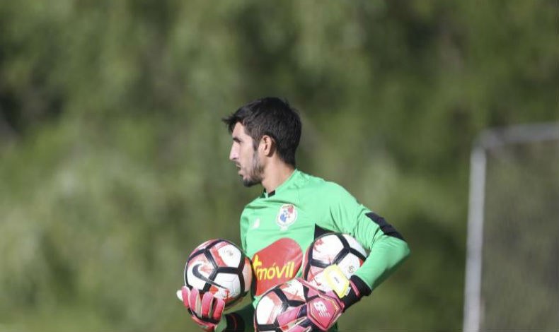 Jaime Penedo, renov con el Dinamo
