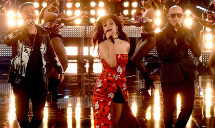J Balvin calent el escenario junto a Camila Cabello y Pitbull en los MTV Movie & TV Awards