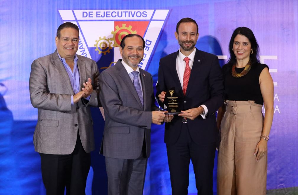Juan E. Melillo, gerente general de Caja de Ahorros elegido por APEDE como ejecutivo del ao