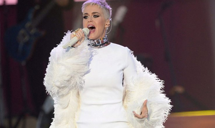 Katy Perry rindi homenaje a las vctimas de Manchester con su vestido