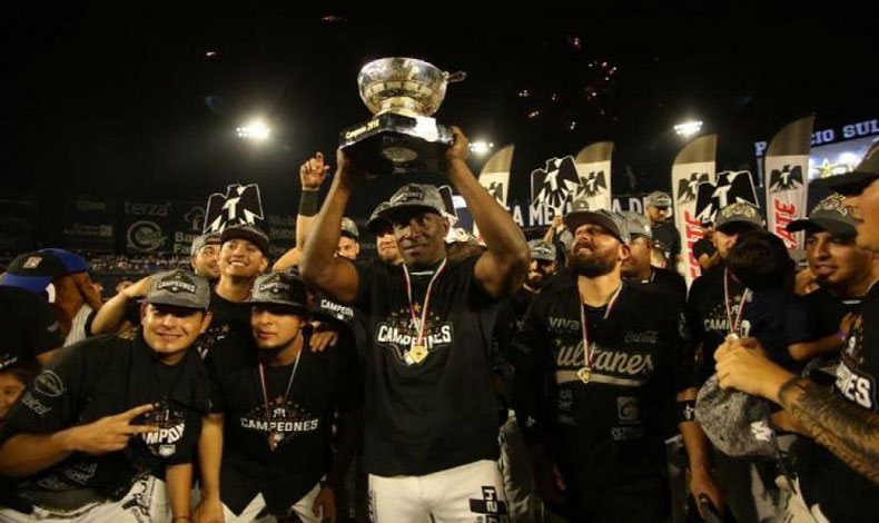 Roberto Kelly nuevamente celebr otro campeonato