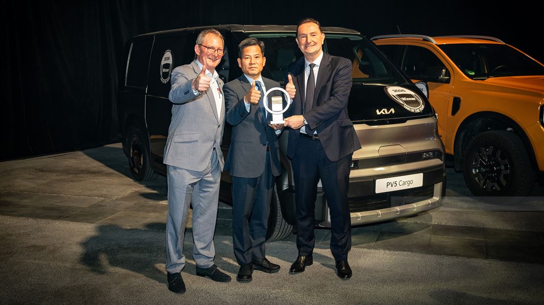 Kia hace historia con el PV5: Conquista el premio �Van Internacional del A�o 2026