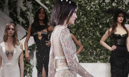 Kendall Jenner con lencera de altura en desfile La Perla Otoo 2017