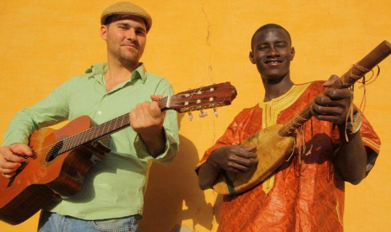 La Pirogue se presenta en el festival frica en Amrica