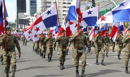 Fotos del desfile de la Policia Nacional el 4 de Noviembre de 2013