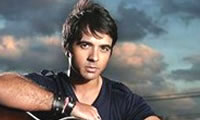 �Fonsi promociona Gritar en Panam�!