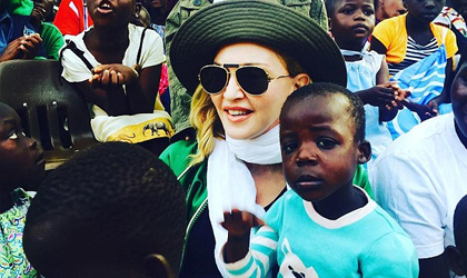 Madonna orgullosa de sus nuevas pequeñas