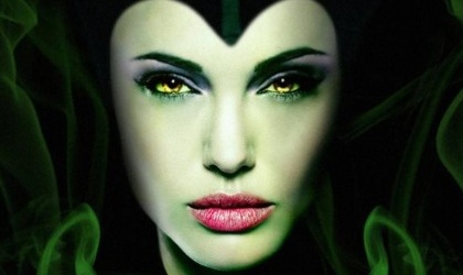 Primer cartel de Malfica, con Angelina Jolie