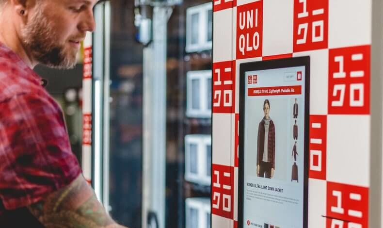 UNIQLO podra estar preparando una mquina de vending para comprar moda