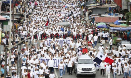 Dios cre la familia compuesta por hombre y mujer, expresa Juan Pimentel