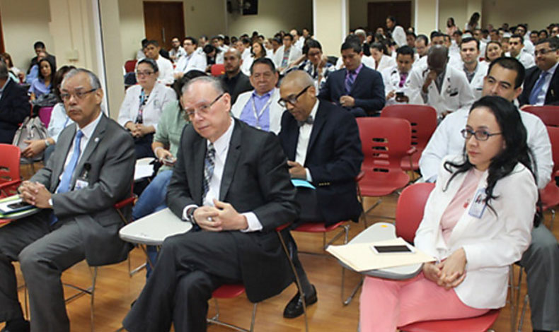 Mdicos participan en evento sobre el Poder y Acoso