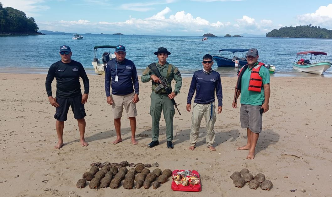 Retienen dos embarcaciones sustrayendo de manera ilegal recursos marinos en el Parque Nacional Coiba