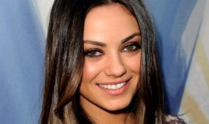 Mila Kunis se deja querer por las 50 Sombras de Grey