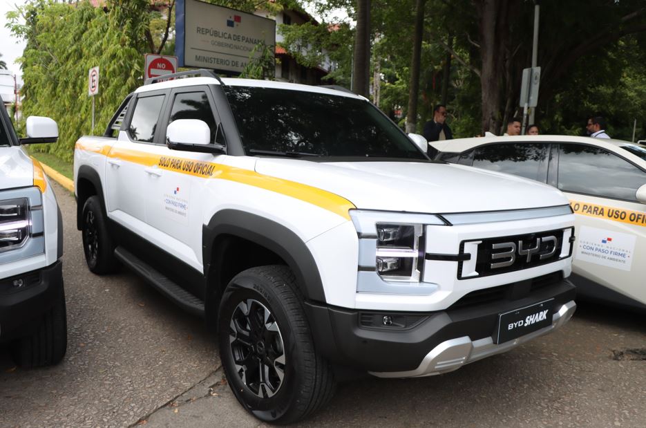 MiAMBIENTE impulsa la movilidad elctrica con sus primeros vehculos elctricos