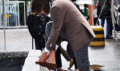 Chaquetas y mocasines en verano?