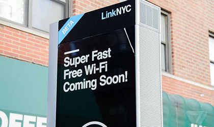 Londres sustituye cabinas telefnicas por mdulos de WiFi gratuito