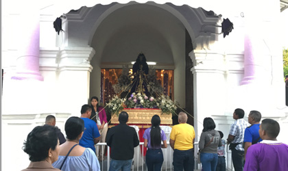 Jess Nazareno se sigue llenado de devotos