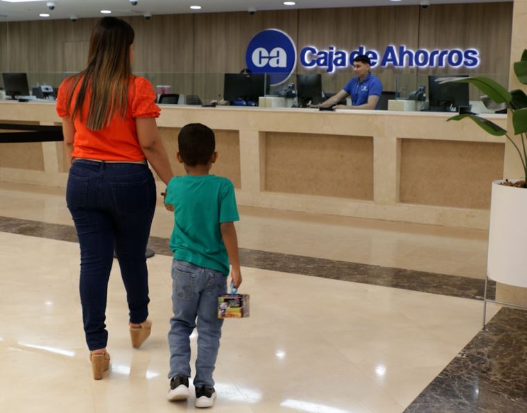 Caja de Ahorros lanza nueva campa�a institucional �No te lo gastes todo!