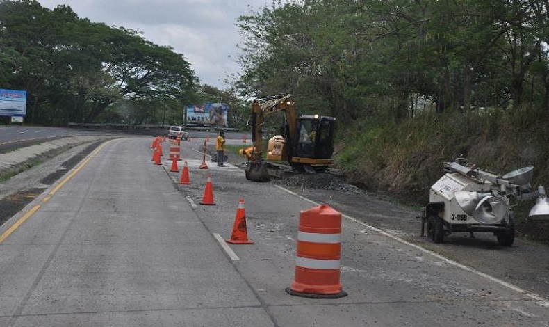 Realizan consultivo para mejorar vas y carreteras