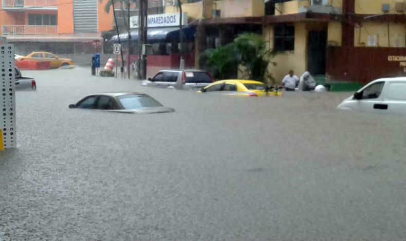 Panam en alerta por intensas lluvias