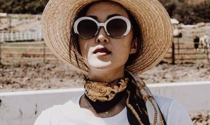 Vuelve la moda de los aos 20: Pauelos en el cuello