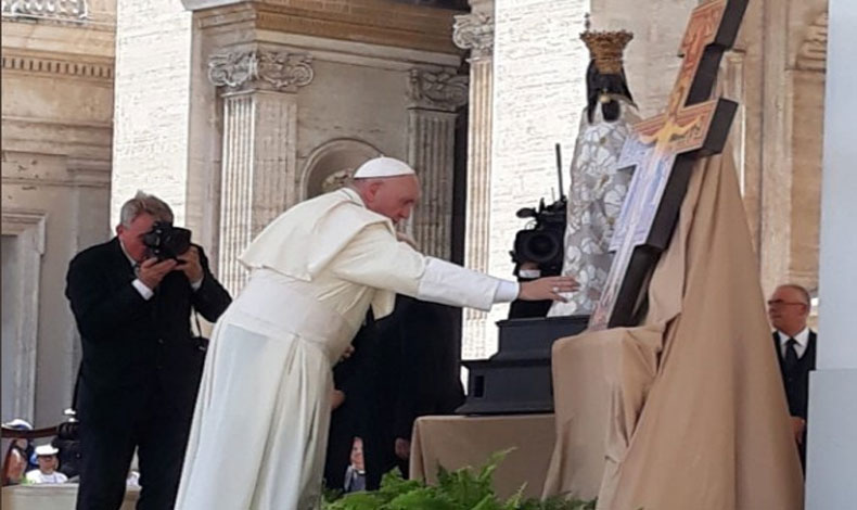 Papa Francisco bendijo dones para la JMJ