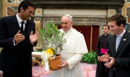 Papa Francisco recibe a las selecciones de Argentina e Italia