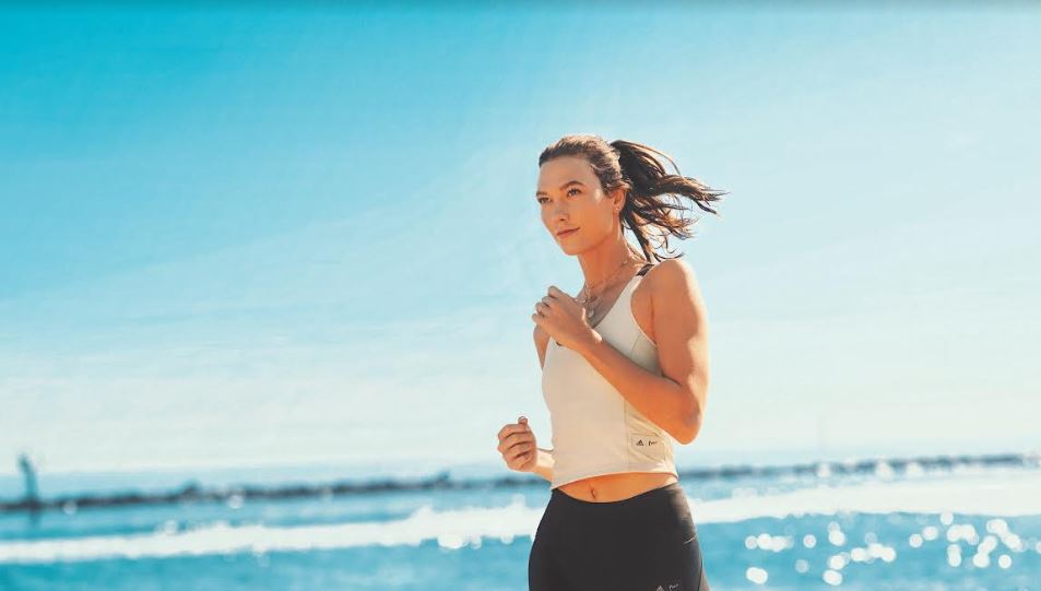 Adidas y parley for the oceans unen a las comunidades deportivas de todo el mundo para correr por los ocanos