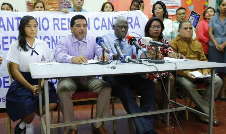 Paro laboral en el colegio Jos Antonio Remn Cantera