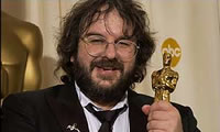 Renuncia director de El Hobbit y Peter Jackson juega con la idea de dirigirla