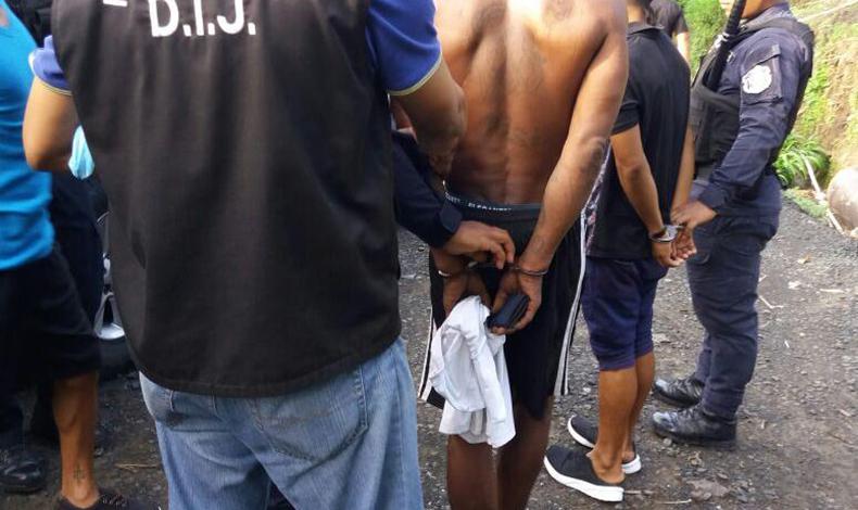 PN detiene a tres personas y decomisa armas en Kuna Nega