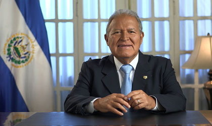 Presidente de El Salvador promete combatir violencia criminal
