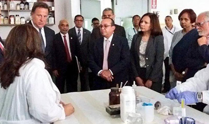 Presidente Varela visita el Instituto Especializado de Anlisis de la UP