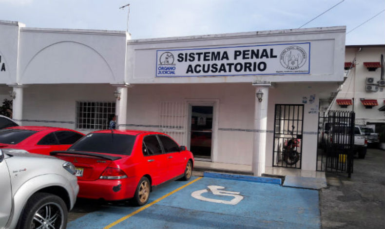 Detencin a colombiana en Panam por esttica ilegal