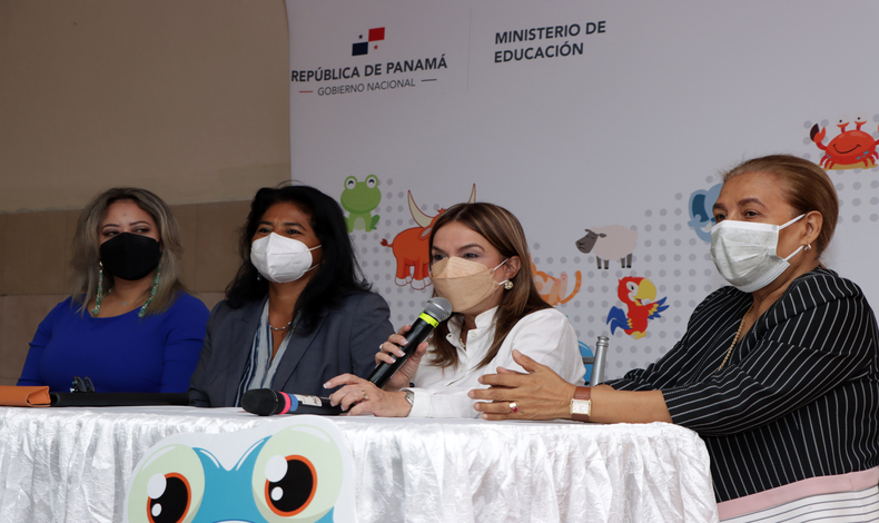 Lanzan en Panam el Programa Aprendamos todos a leer