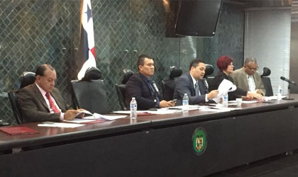 AN se declara en sesin permanente para discusin de proyecto de Ley 245