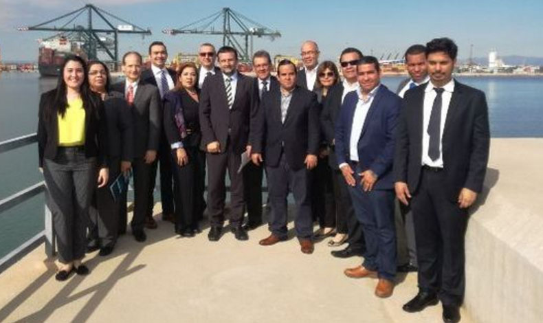 Realizan visita en el puerto espaol Valenciaport