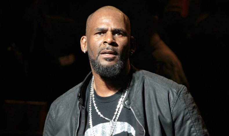 Acusan a R Kelly de controlar mujeres para un 'culto religioso'