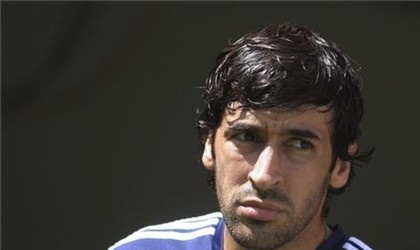 Ra�l Gonz�lez visit� al Barcelona en Alemania